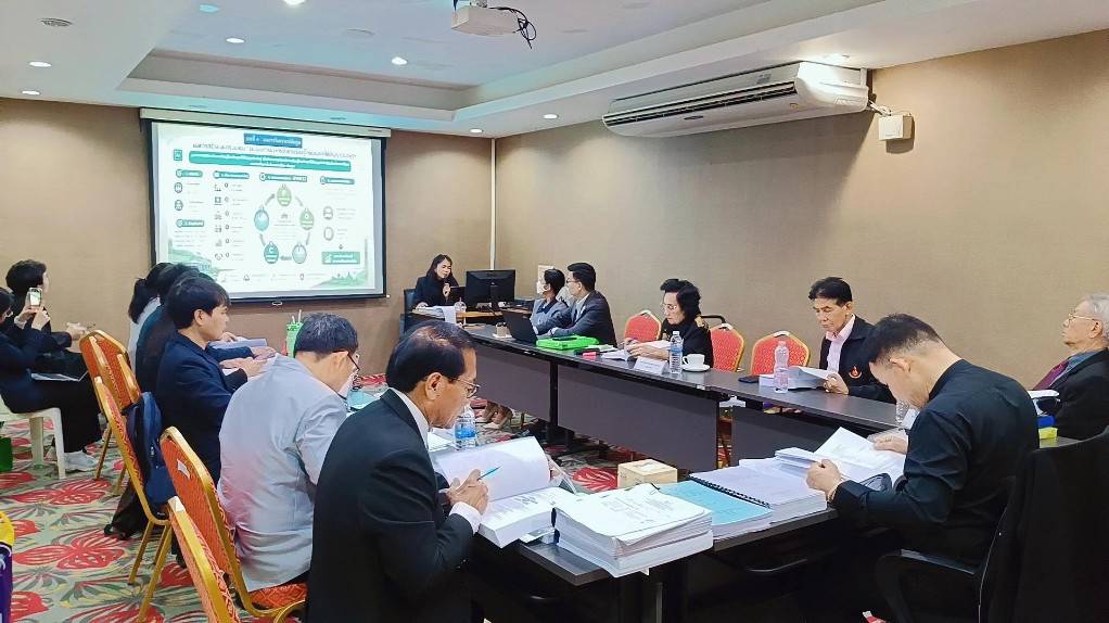 การสอบป้องกันดุษฎีนิพนธ์ หลักสูตรปรัชญาดุษฎีบัณฑิต สาขาวิชาการบริหารการศึกษ