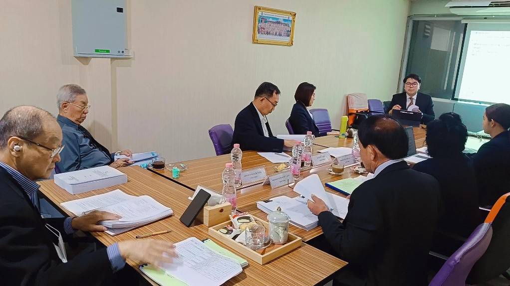 การสอบเค้าโครงดุษฎีนิพนธ์และการสอบป้องกันดุษฎีนิพนธ์ หลักสูตรปรัชญาดุษฎีบัณฑิต สาขาวิชาการบริหารการศึกษา