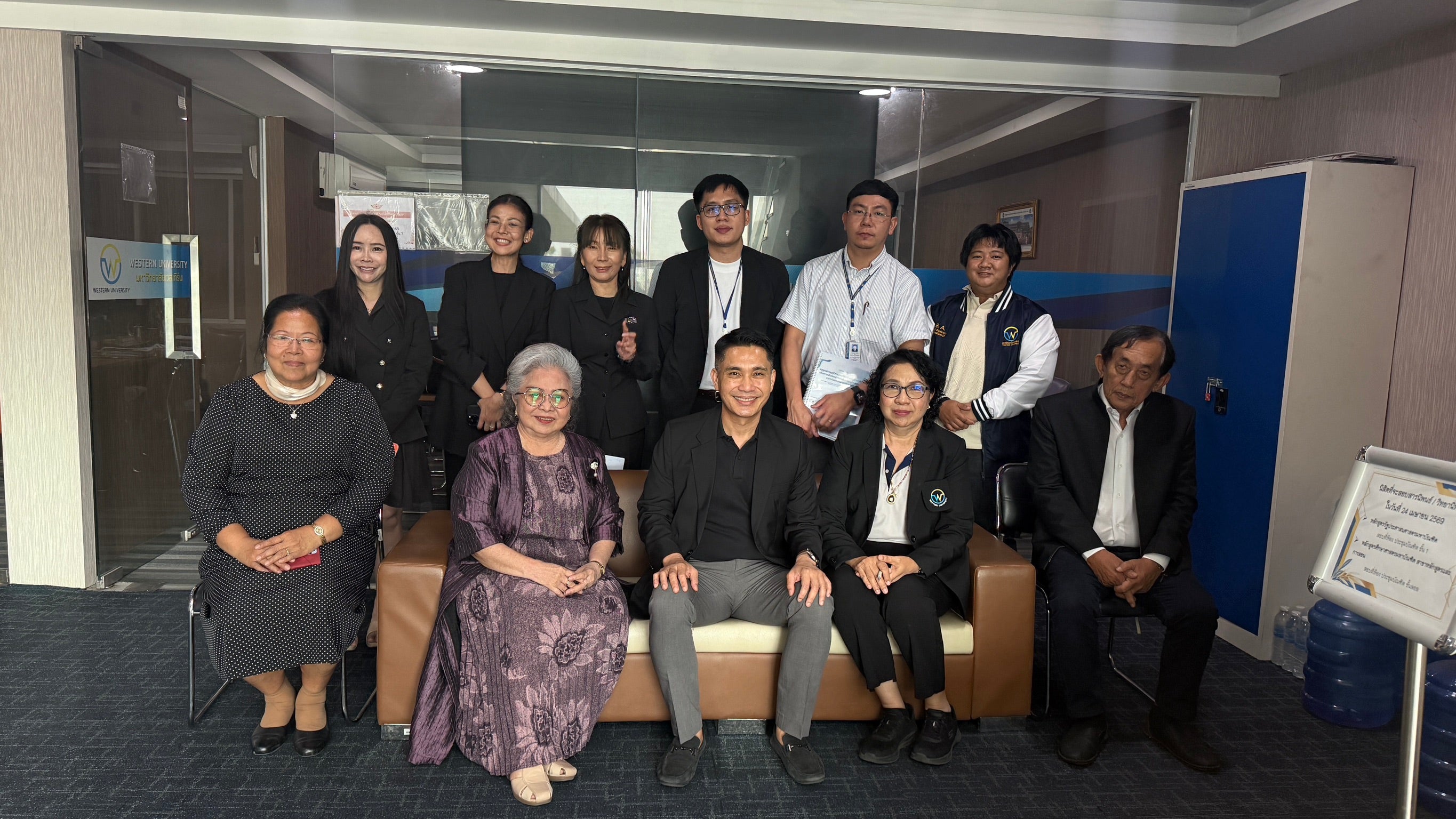 การสอบเค้าโครงดุษฎีนิพนธ์   หลักสูตรบริหารธุรกิจดุษฎีบัณฑิต